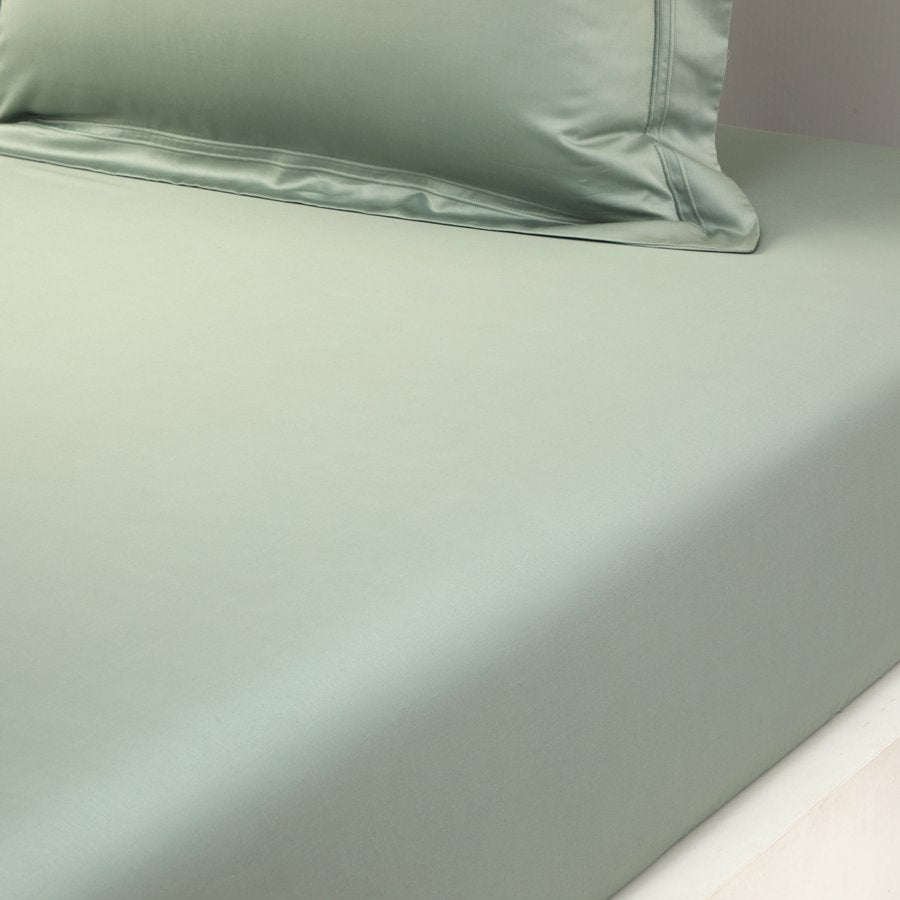 An image of Yves Delorme Triomphe Fitted Sheet