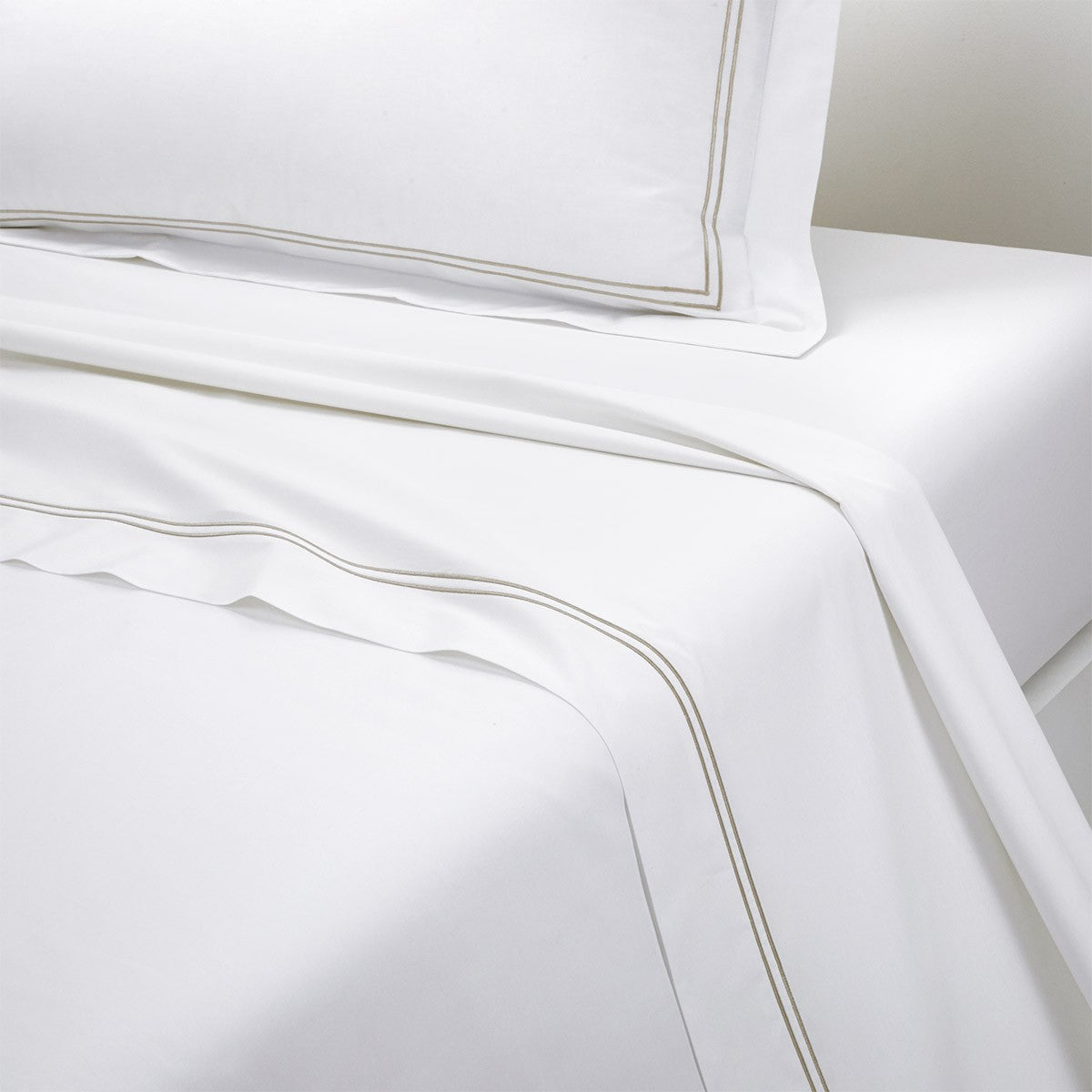 An image of Yves Delorme Duo Flat Sheet
