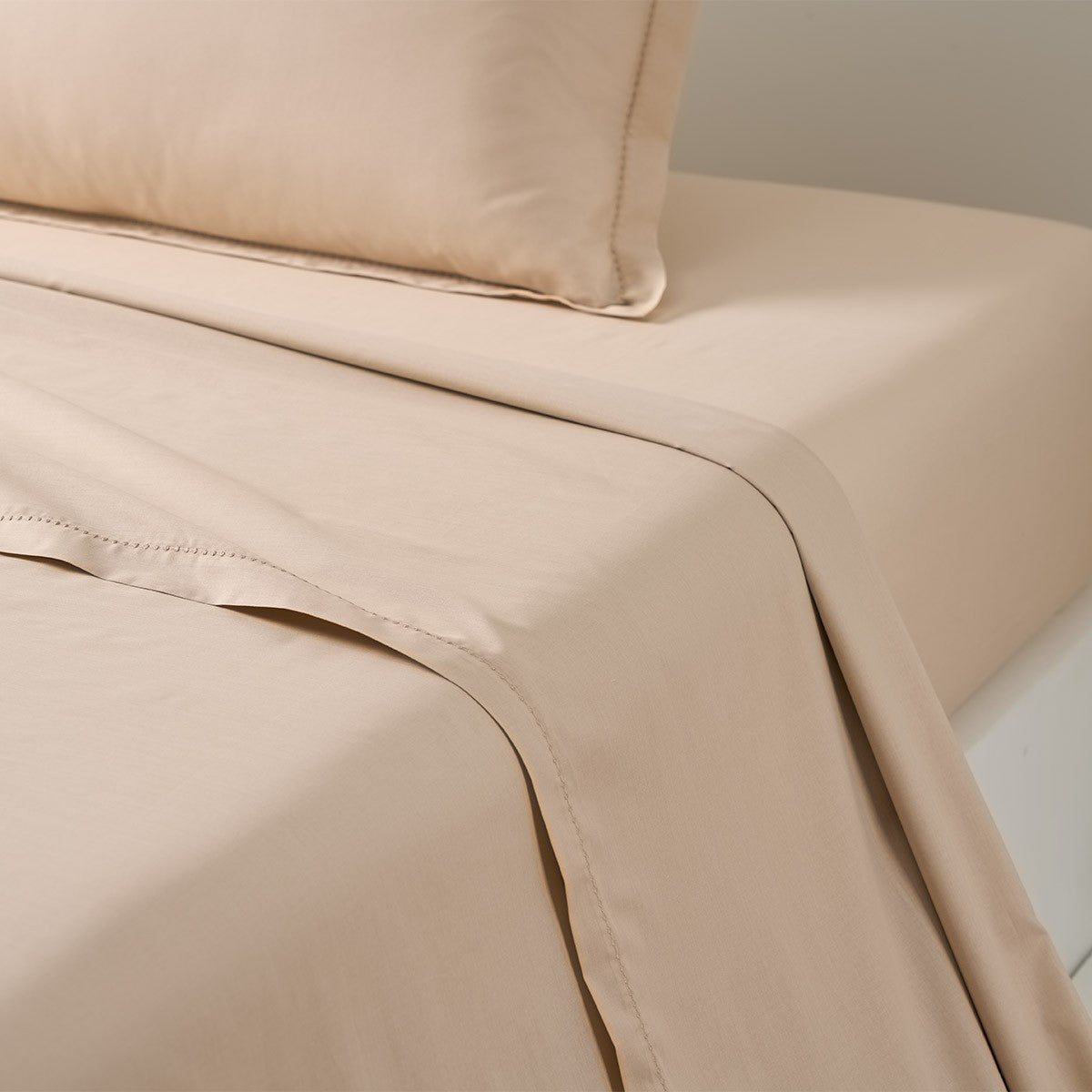 An image of Yves Delorme Batiste Flat Sheet
