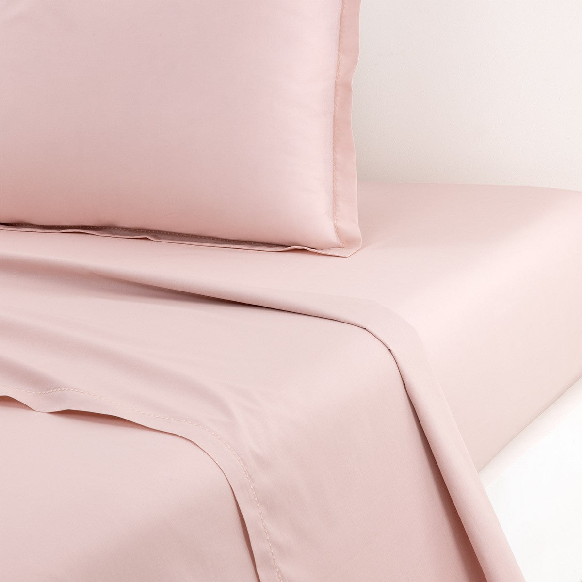 An image of Yves Delorme Batiste Flat Sheet