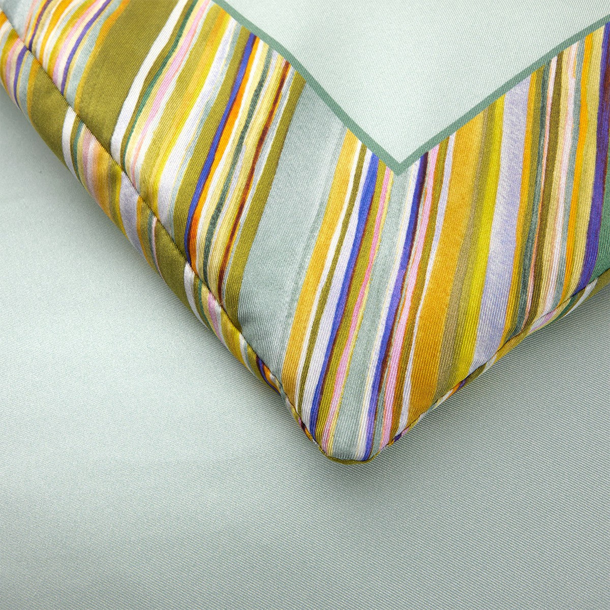 An image of Yves Delorme Luciole Counterpane / Bed Runner