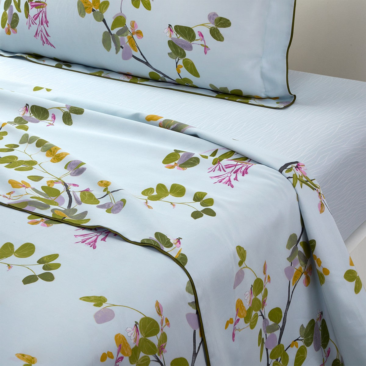 An image of Yves Delorme Luciole Flat Sheet