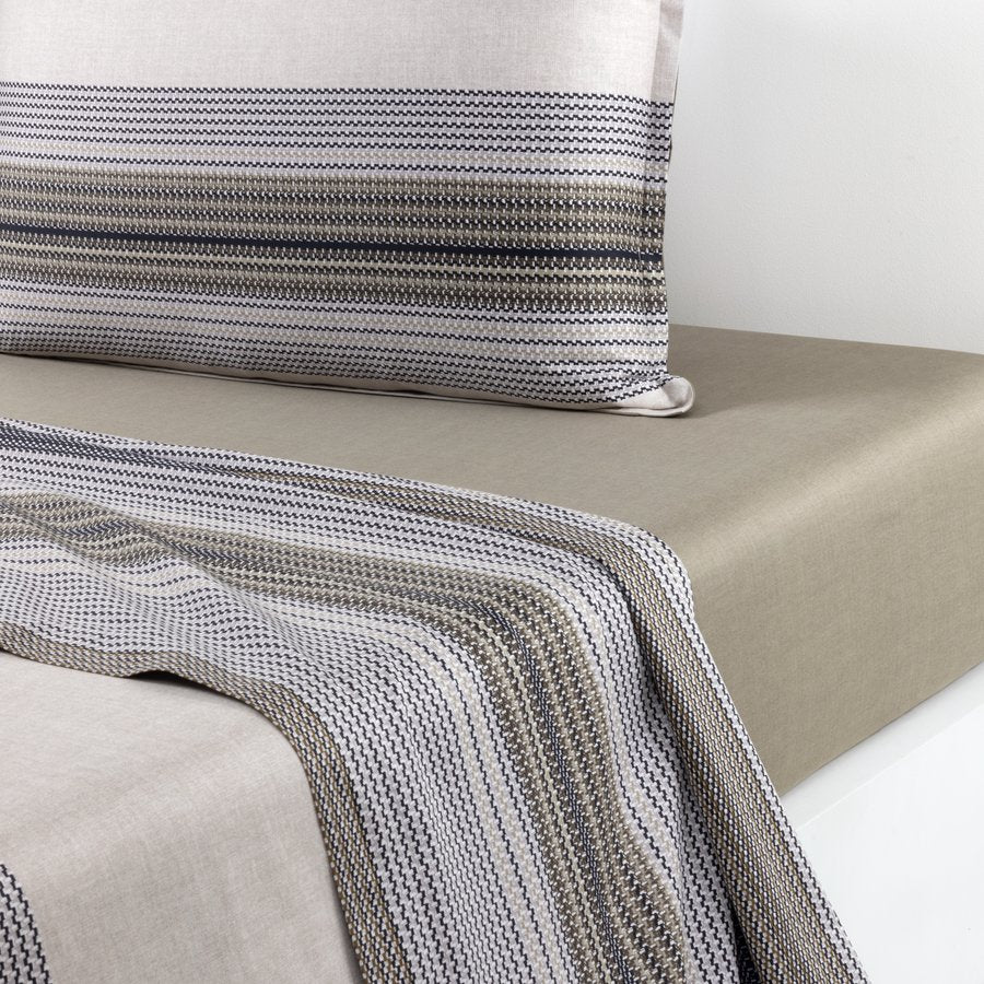An image of Yves Delorme / Hugo Boss Modernist Stripe Flat Sheet