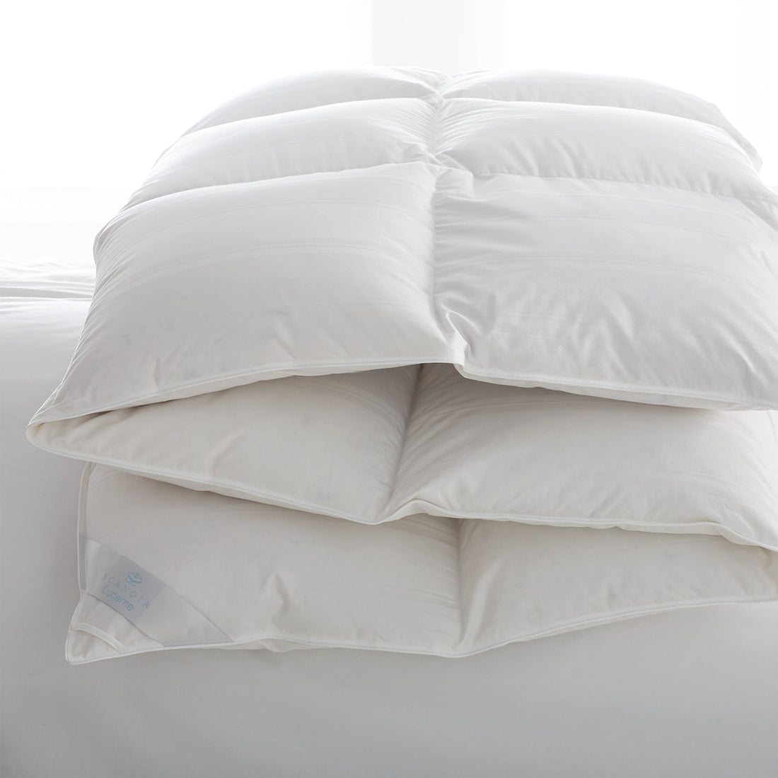An image of Scandia Home Lucerne Comforter