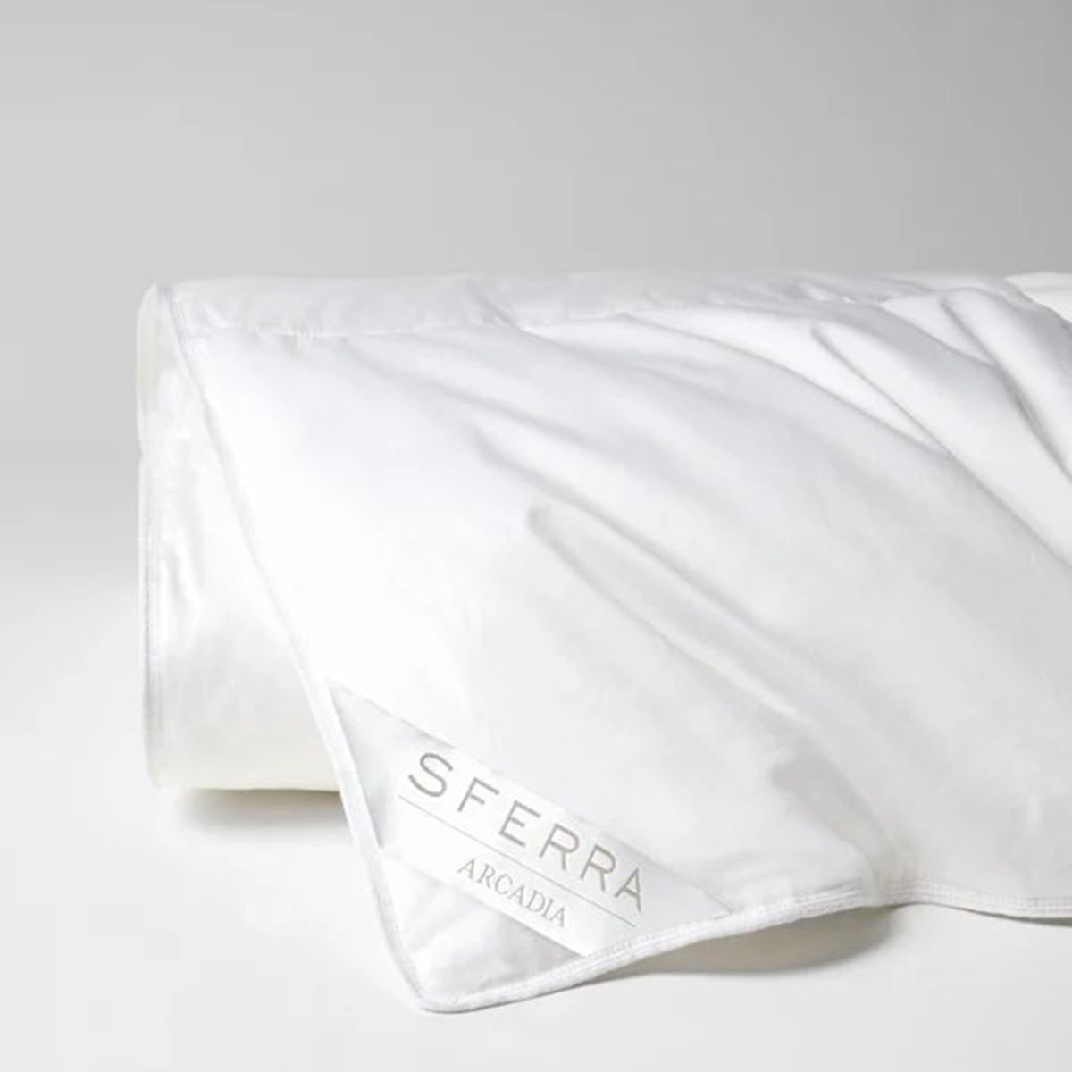 An image of Sferra Arcadia Duvet Blanket