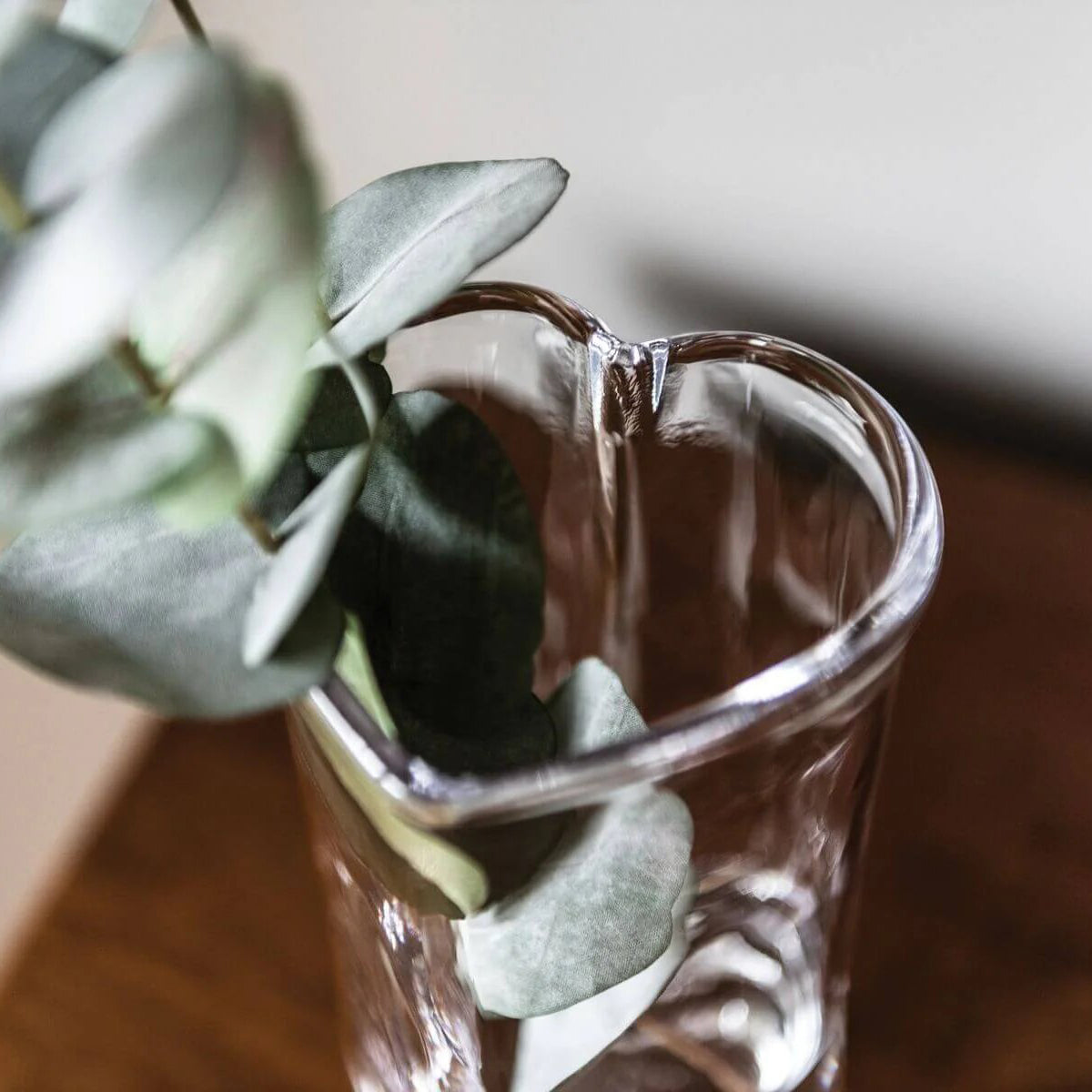 An image of Simon Pearce Highgate Heart Vase - M
