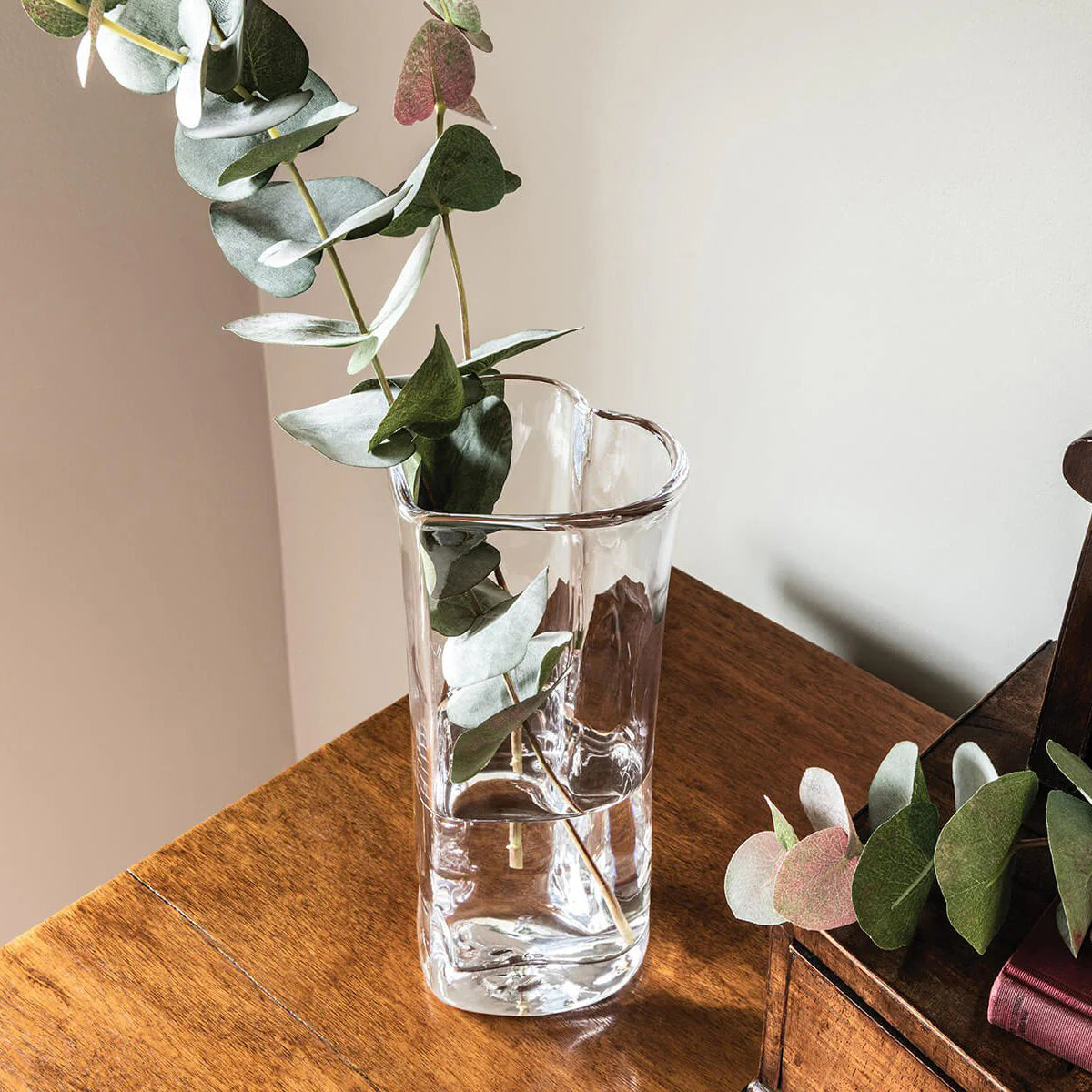 An image of Simon Pearce Highgate Heart Vase - M