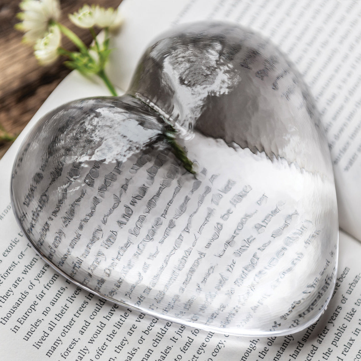 An image of Simon Pearce Highgate Heart in Gift Box - M