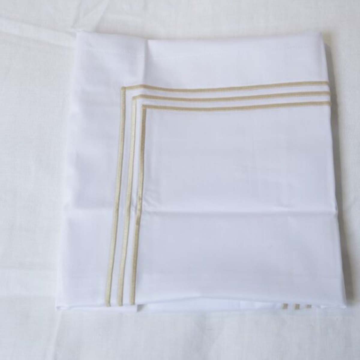 An image of Gracious Home 3-Line Embroidered Sham