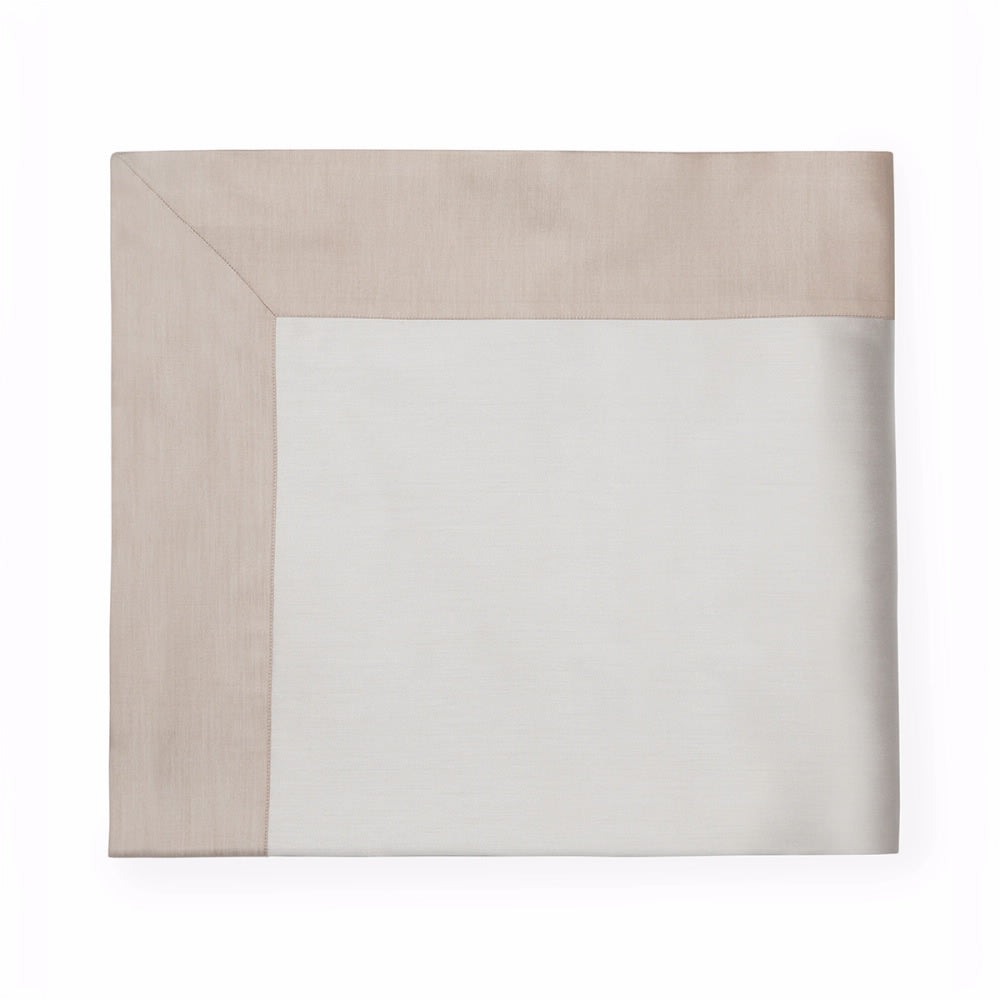 An image of Sferra Larro Rose Full/Queen Flat Sheet