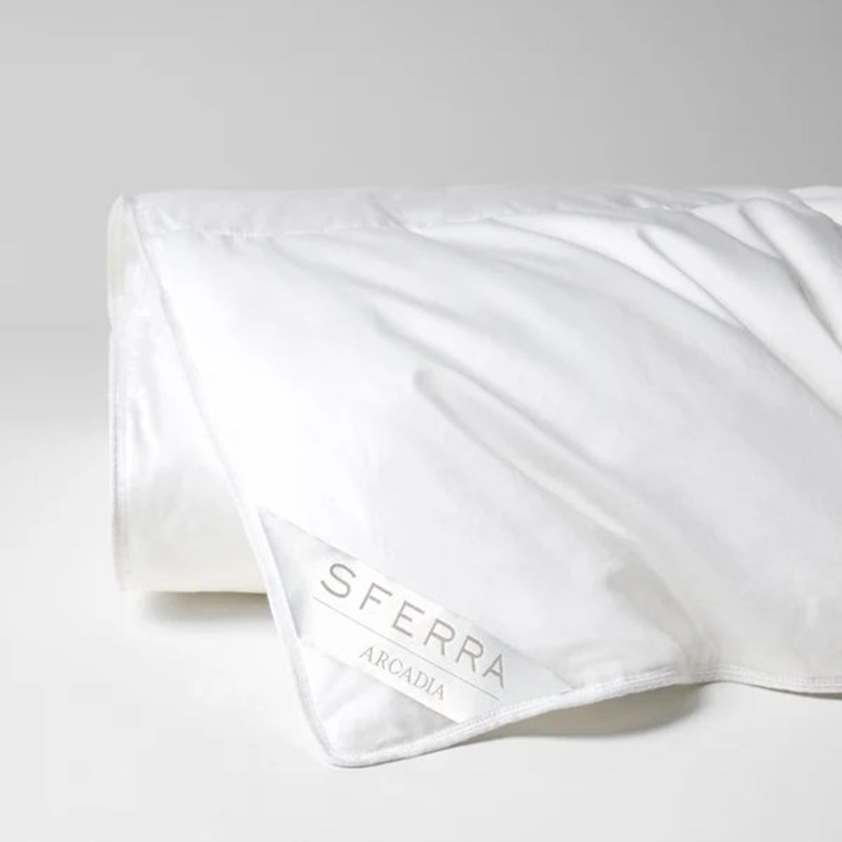 An image of Sferra Arcadia Duvet Blanket