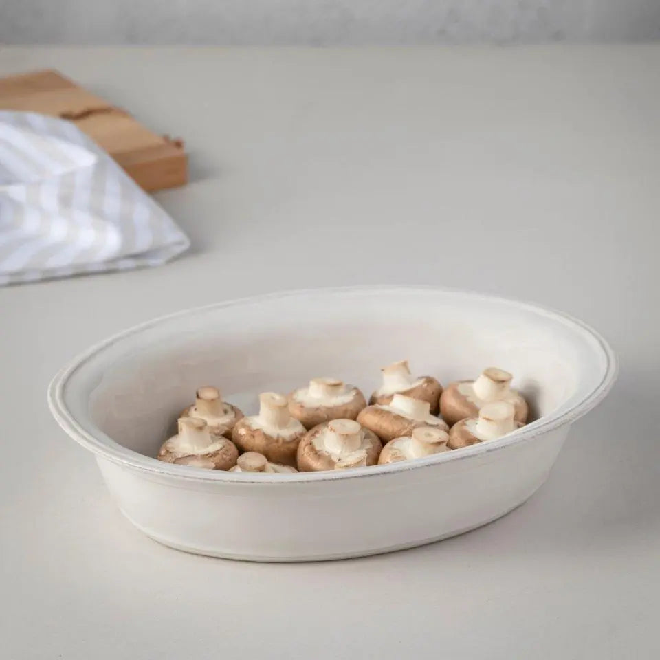An image of Casafina Fontana 16in Oval Baker