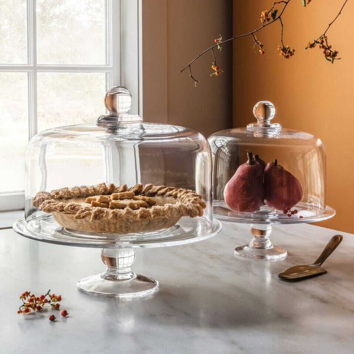 An image of Simon Pearce Hartland Large Cakeplate Dome