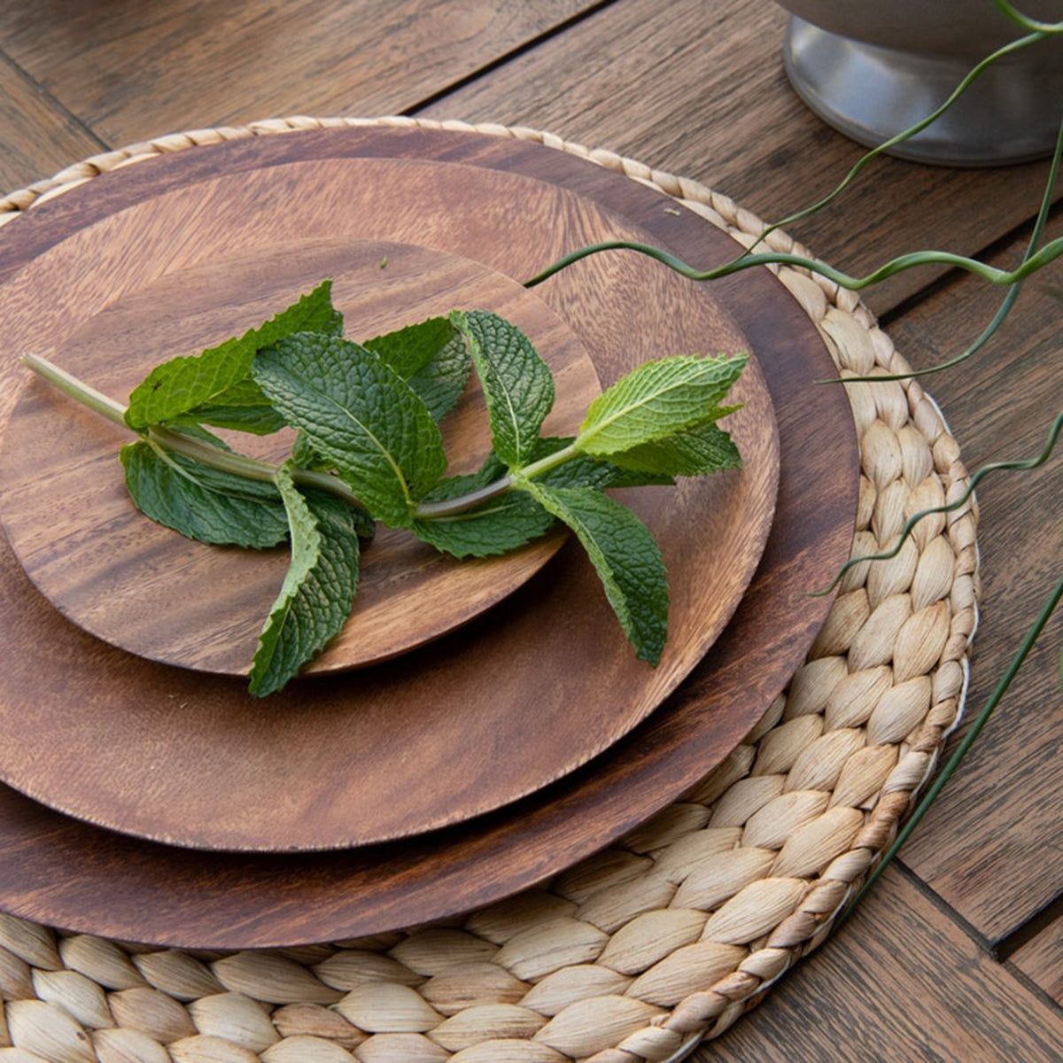 An image of Blue Pheasant Clayton Natural Round Placemat Water Hyacinth- Set of 4