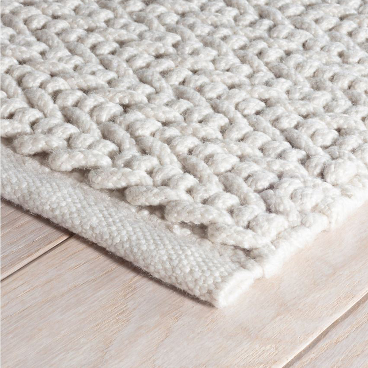 An image of Dash and Albert Veranda Ivory Handwoven Rug- 5'x 8'