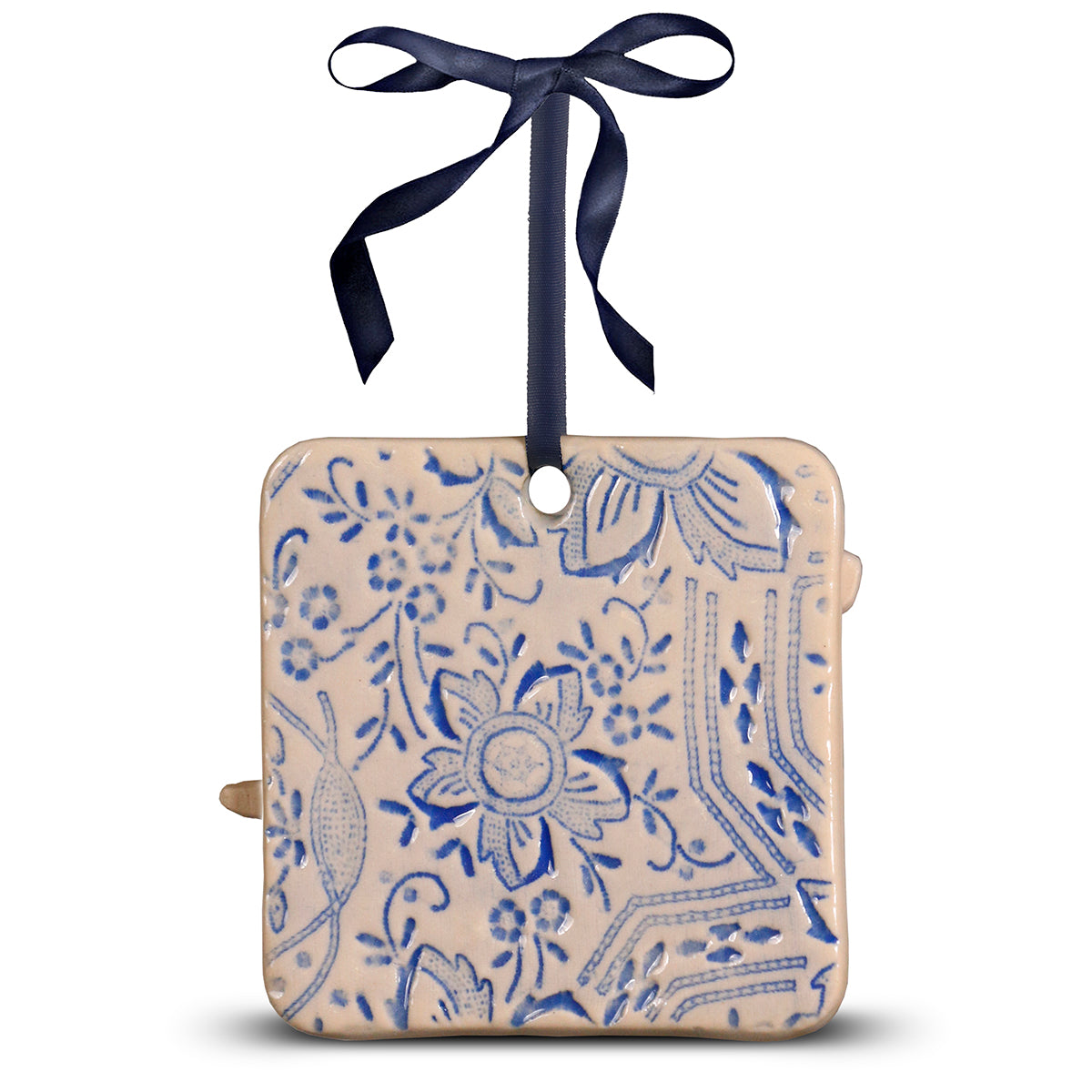 An image of Southern Tribute "Together We Can" Lab Ornament