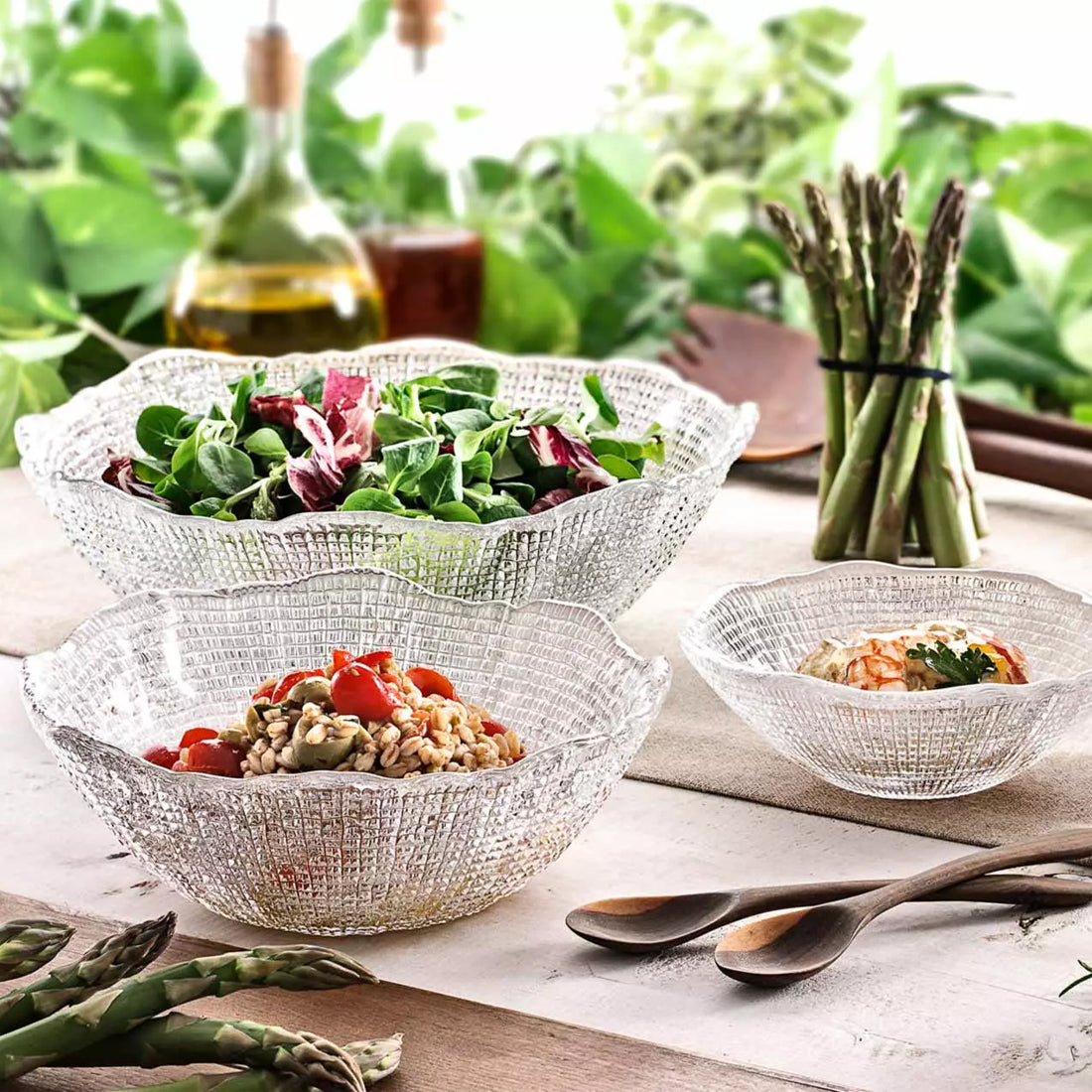 An image of IVV Diamante Salad Bowl - Clear