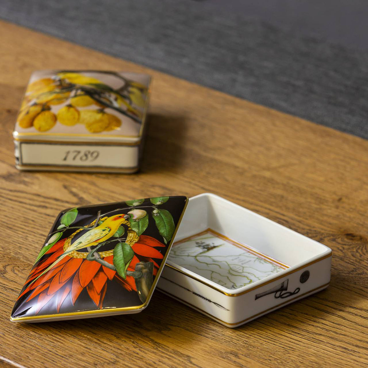 An image of Vista Alegre Amazonia Card Box Dark