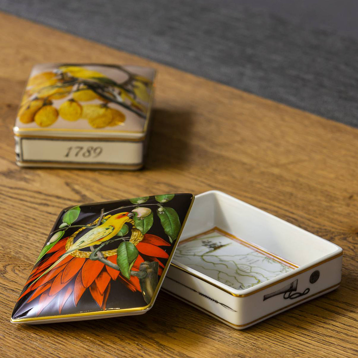 An image of Vista Alegre Amazonia Card Box Lighter