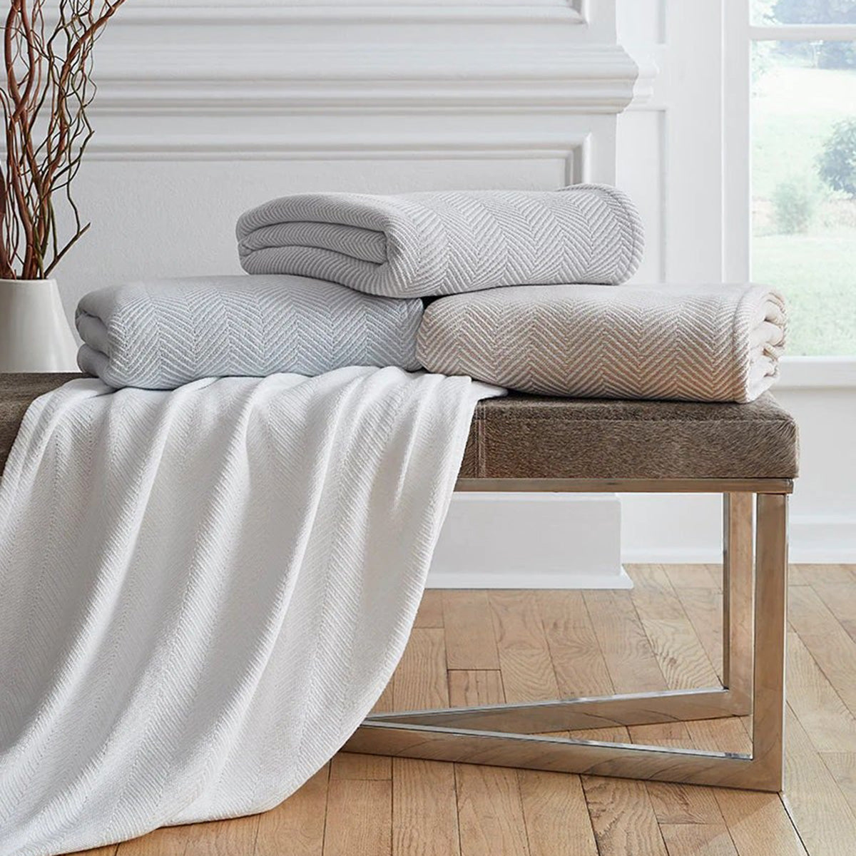 An image of Sferra Camilo Blanket