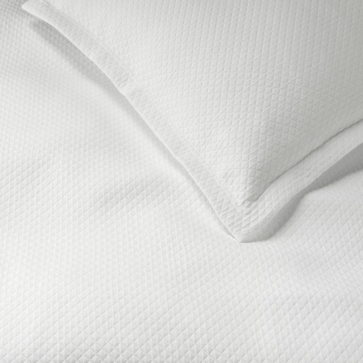 An image of Sferra Rombo Coverlet