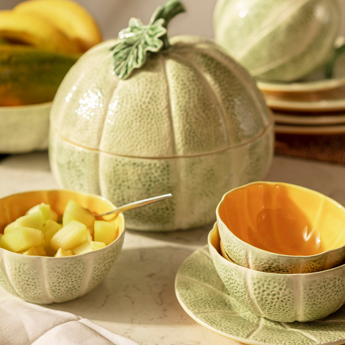 An image of Bordallo Pinheiro Melon Salad Bowl