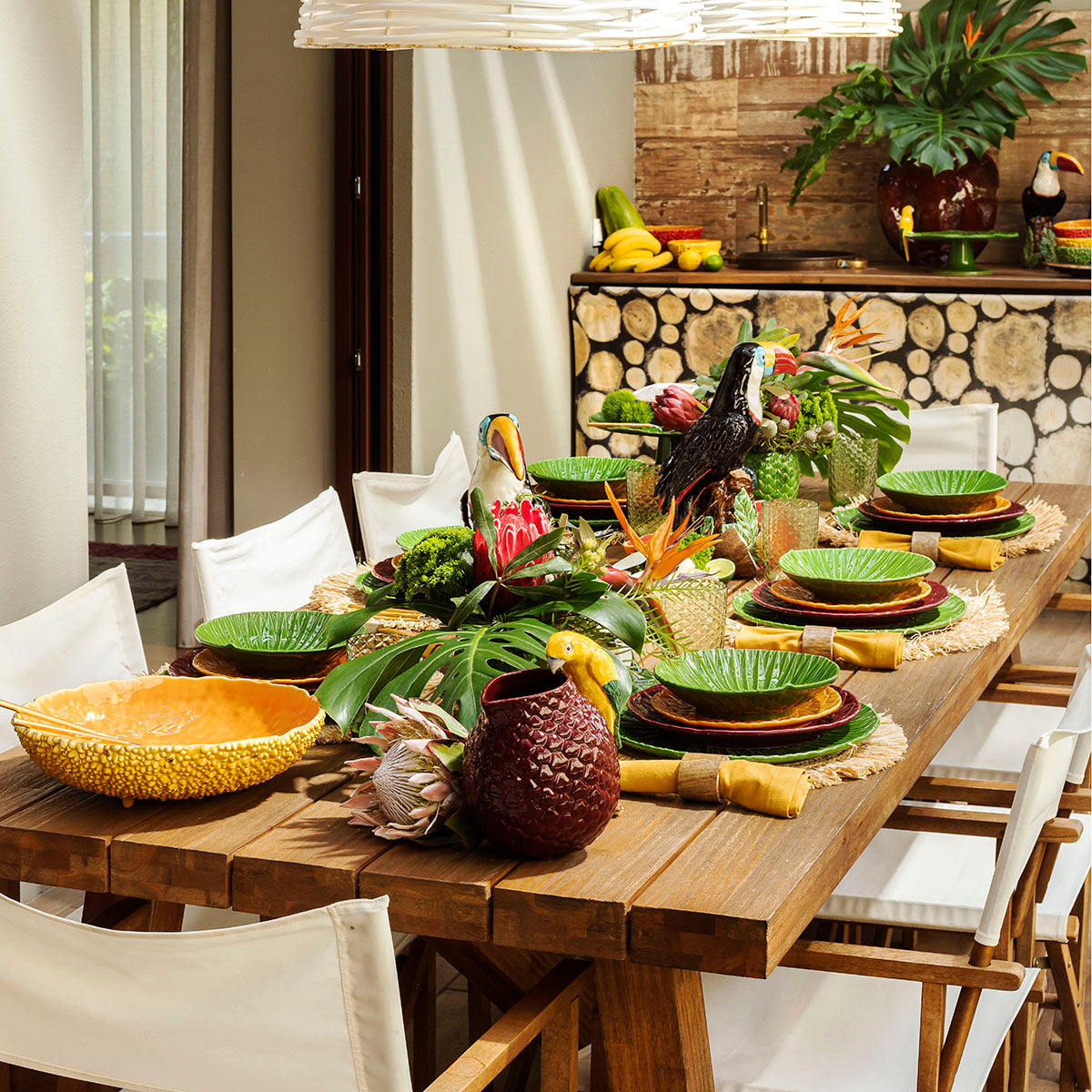 An image of Bordallo Pinheiro Amazonia Fruit Bowl