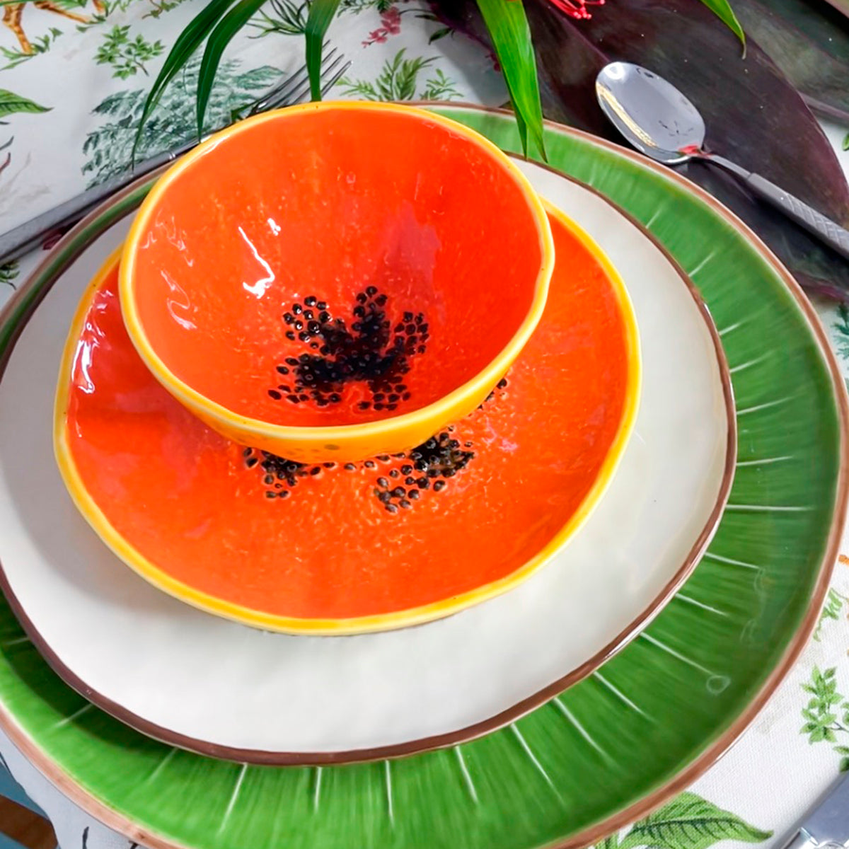 An image of Bordallo Pinheiro Tropical Fruits Papaya Dessert Plate