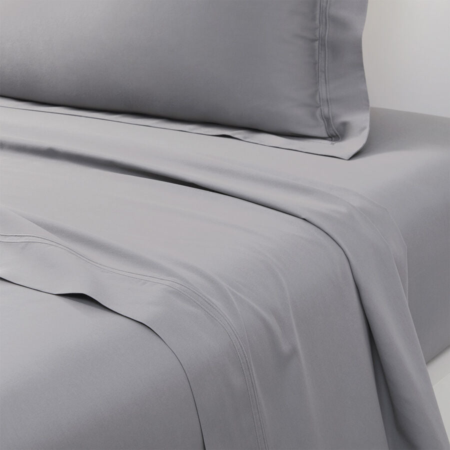 An image of Yves Delorme Triomphe Flat Sheet