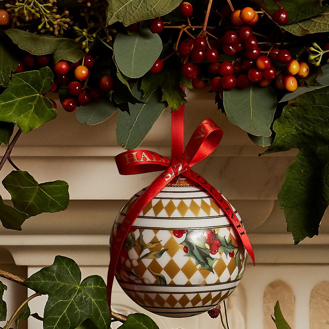 Halcyon Days Parterre Gold with Poinsettia Bauble