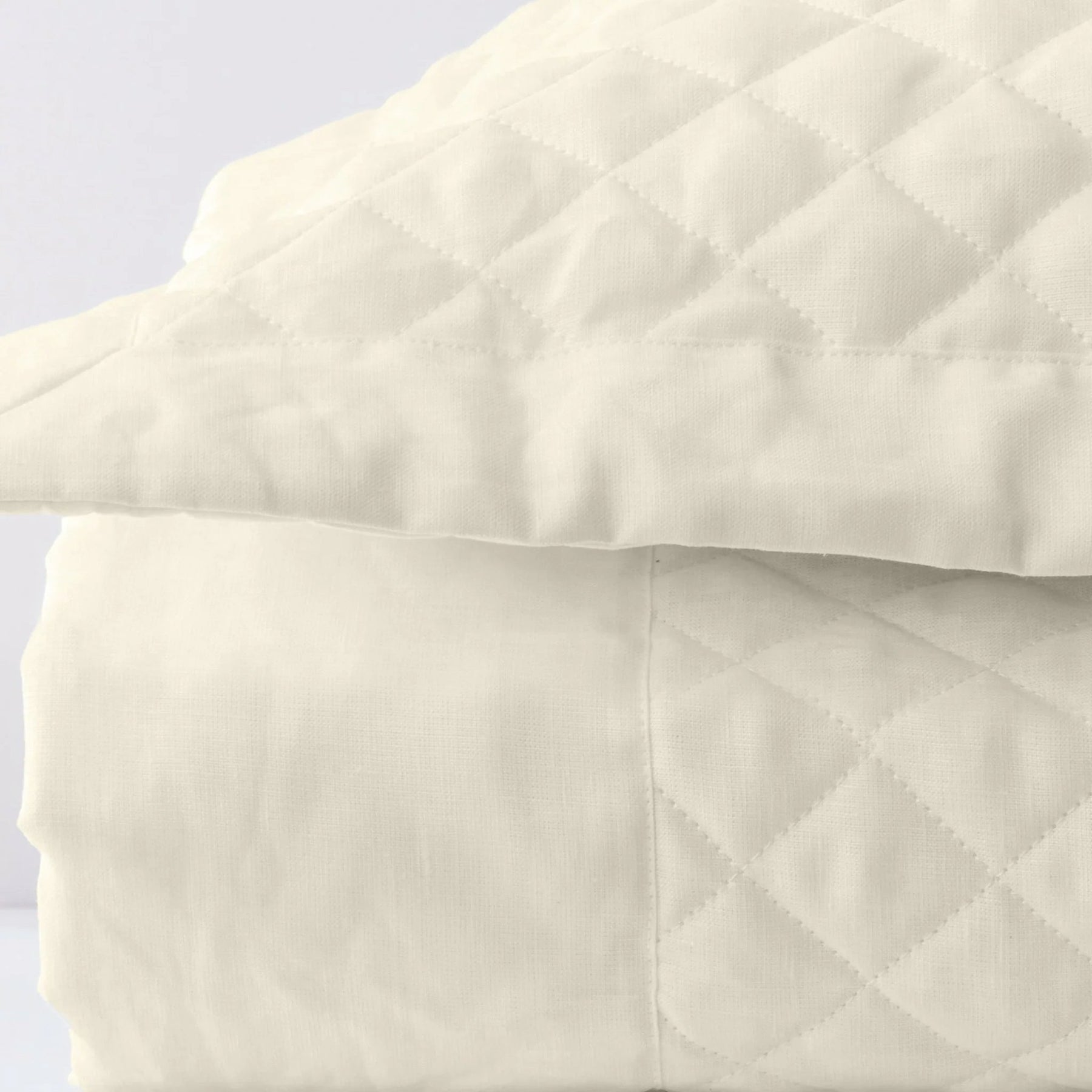 An image of Bovi Simply Sateen Quilted Coverlet