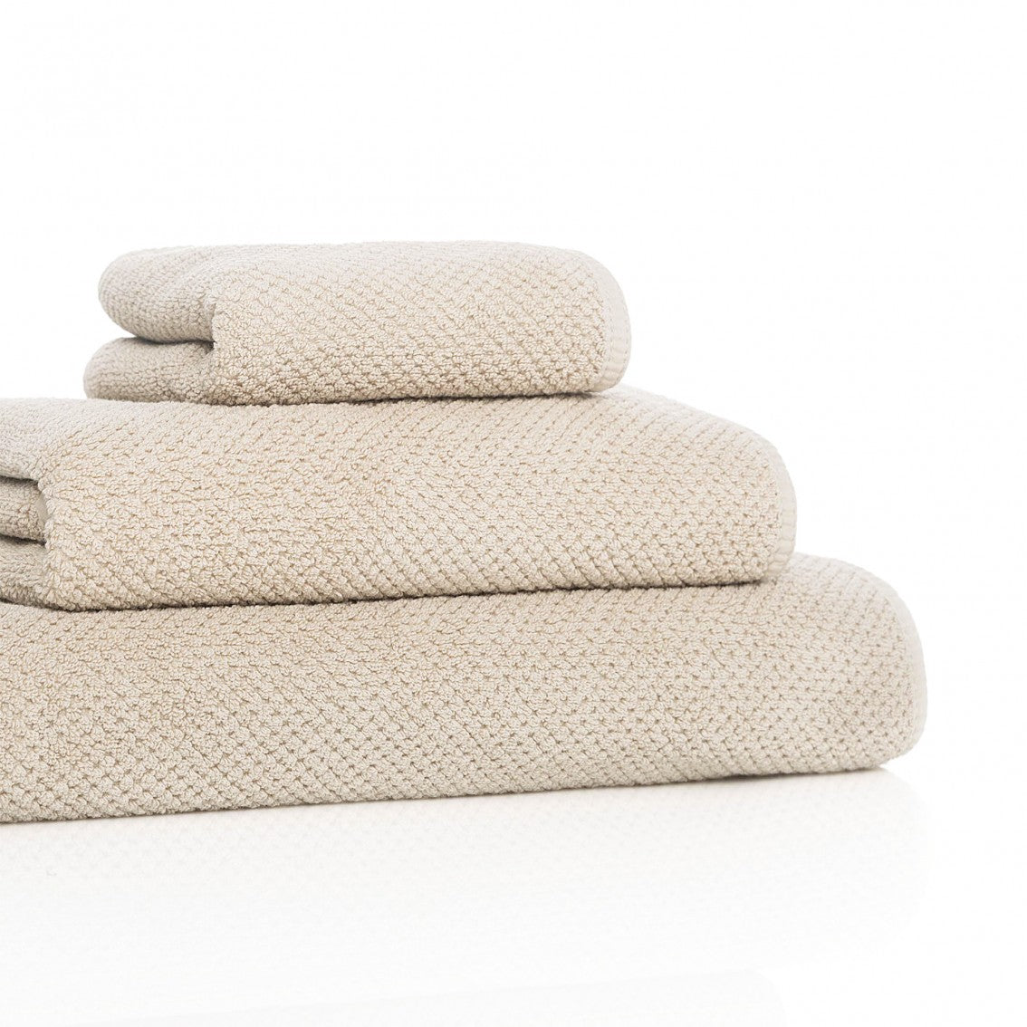 An image of Graccioza Bee Waffle Bath Sheet