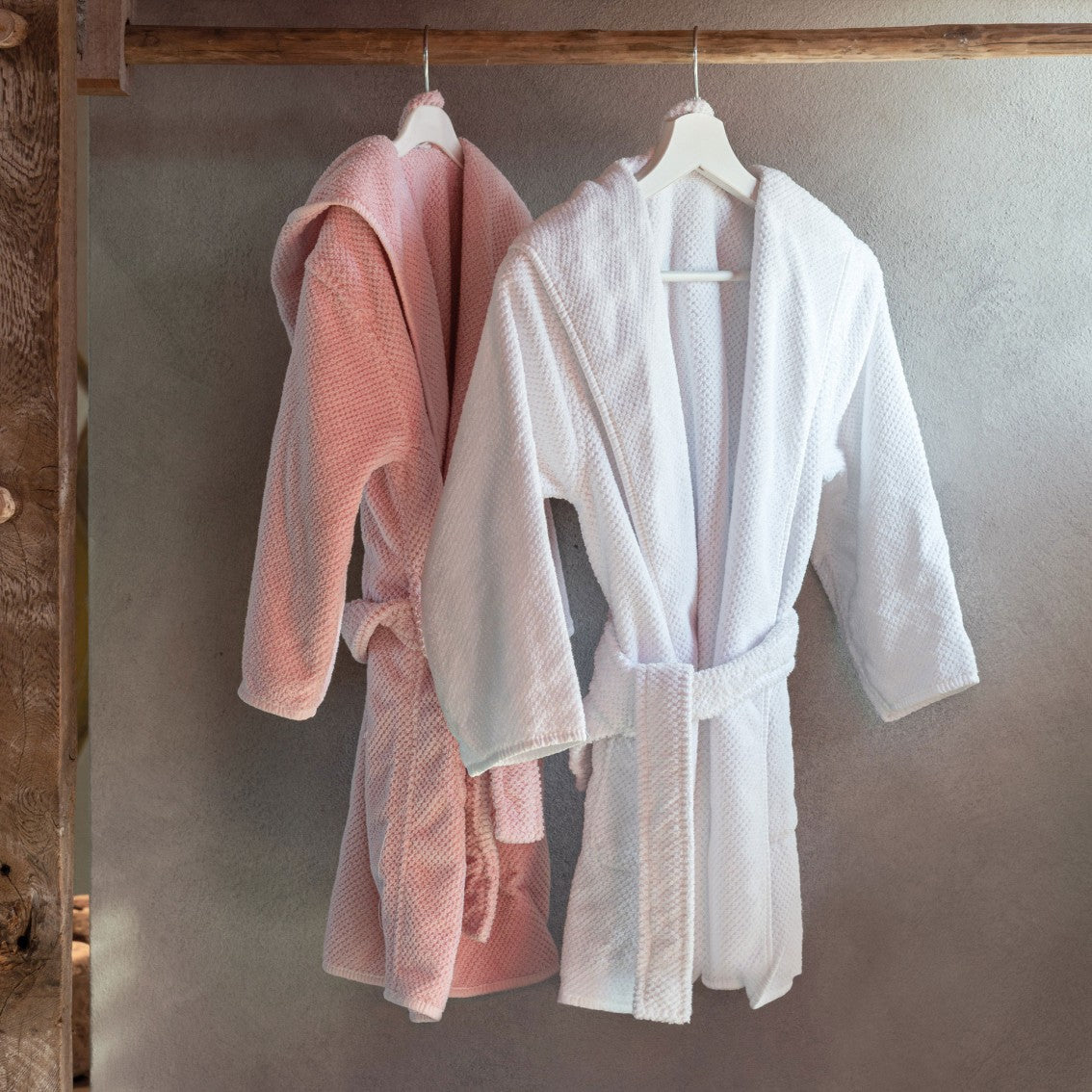 An image of Graccioza Bee Waffle Kids Hooded Bathrobe