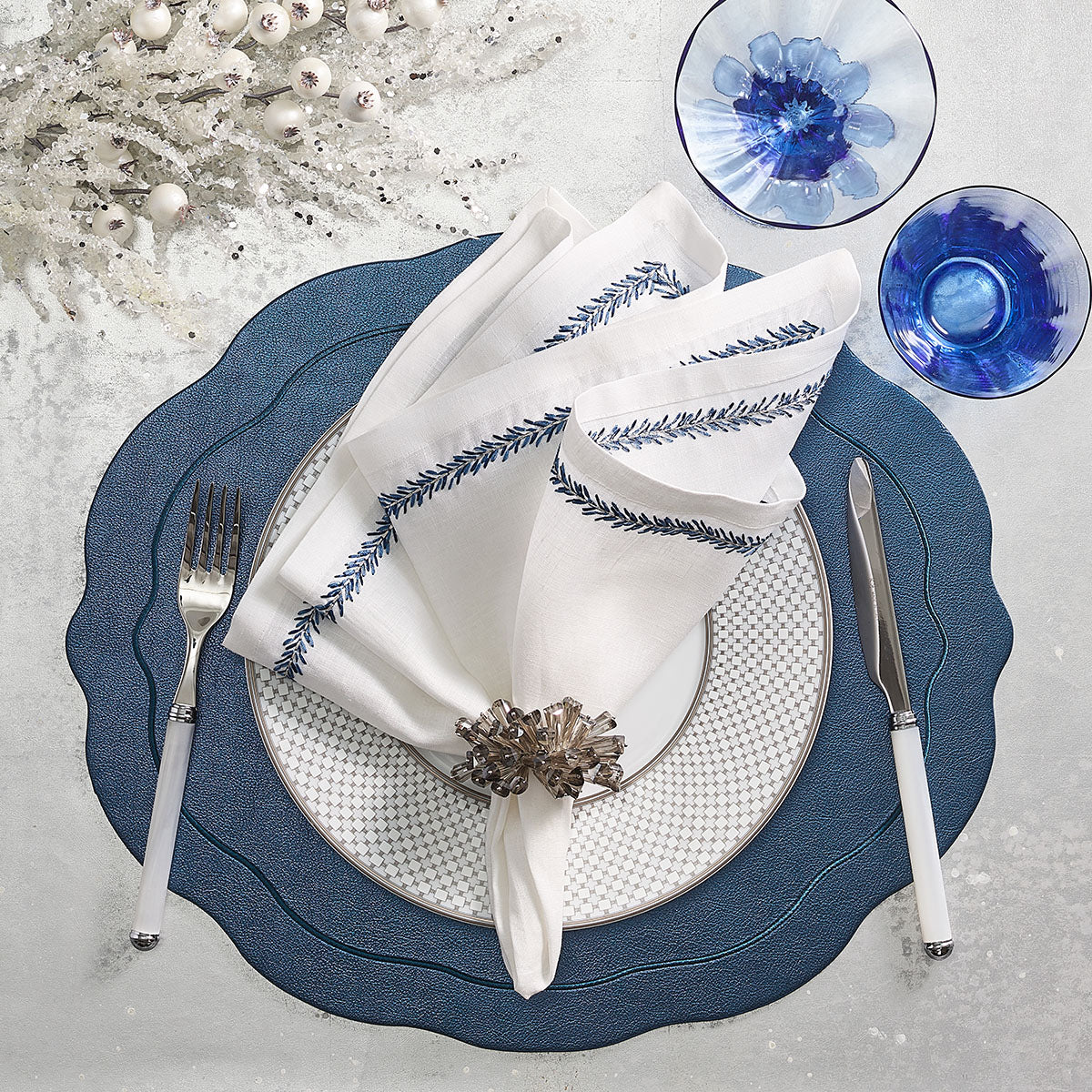 An image of Kim Seybert Tailored Placemat