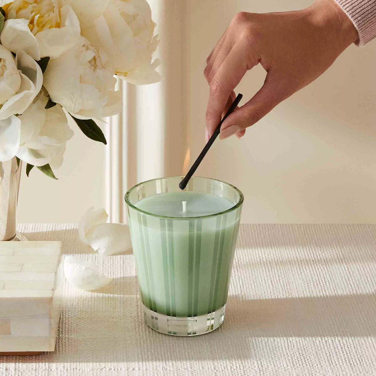An image of Nest Fragrances Wild Mint & Eucalyptus Classic Candle 8.1 oz