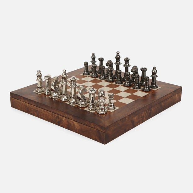 An image of Pigeon and Poodle Windsor Chess Set