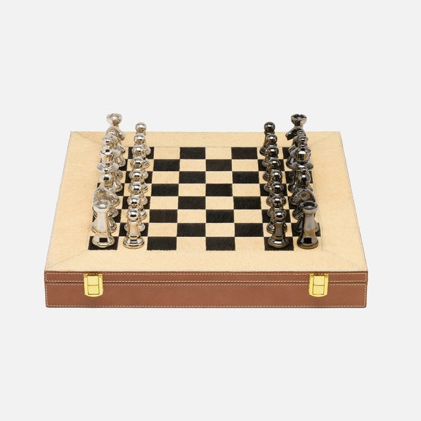 An image of Pigeon and Poodle Grantham Chess Game Set