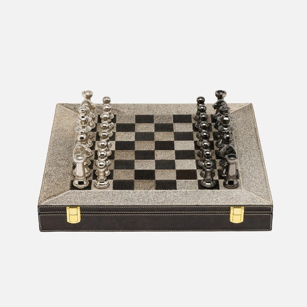 An image of Pigeon and Poodle Grantham Chess Game Set