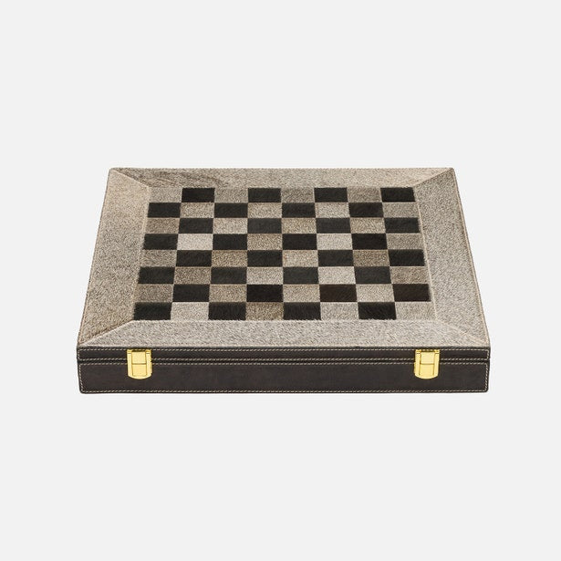 An image of Pigeon and Poodle Grantham Chess Game Set