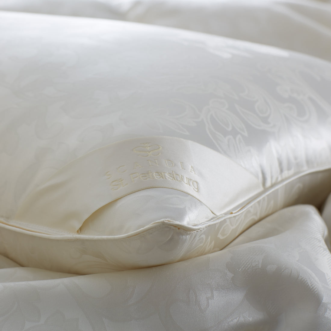 An image of Scandia Home St. Petersburg Pillow