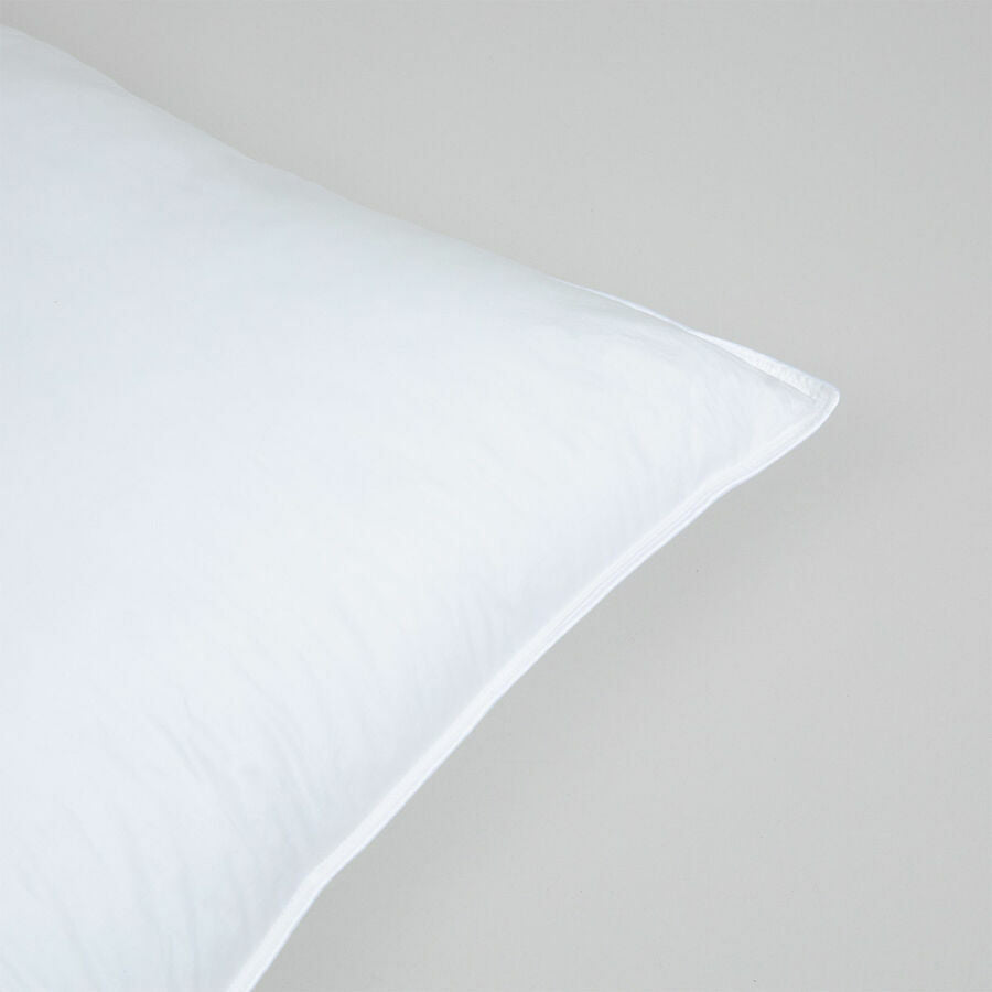 An image of Yves Delorme Actuel Pillow