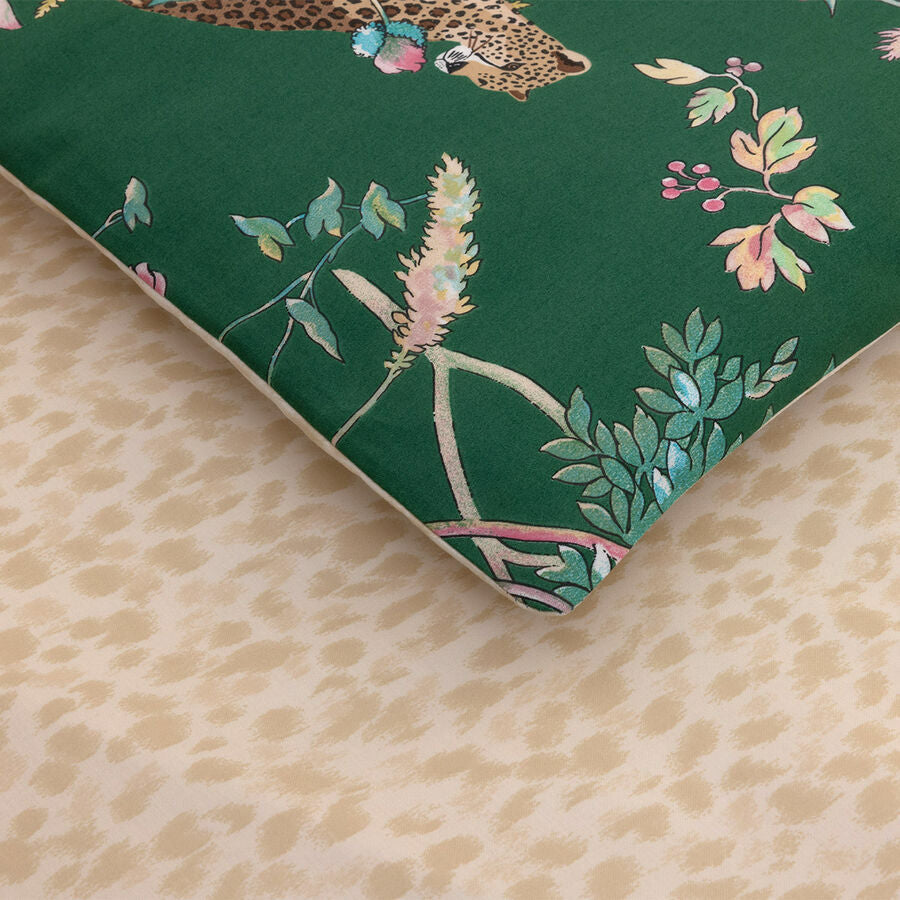 An image of Yves Delorme Contes Duvet Cover