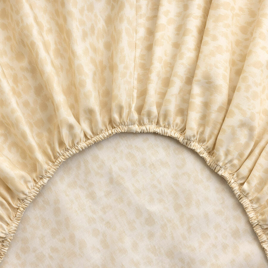 An image of Yves Delorme Contes Fitted Sheet