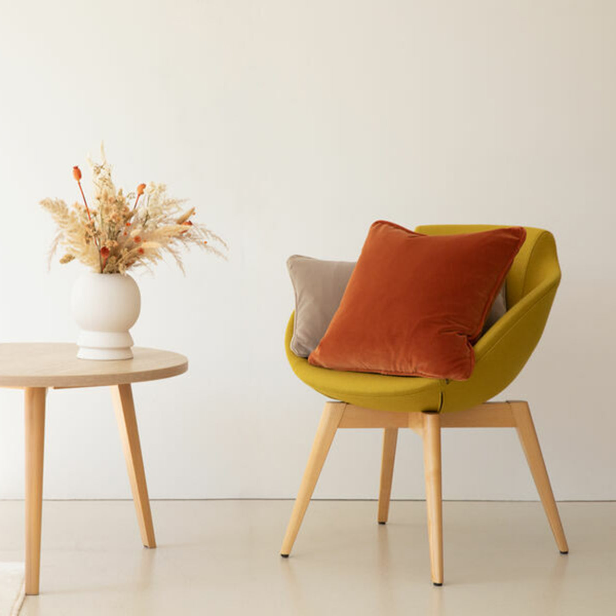 An image of Yves Delorme Divan Decorative Pillow