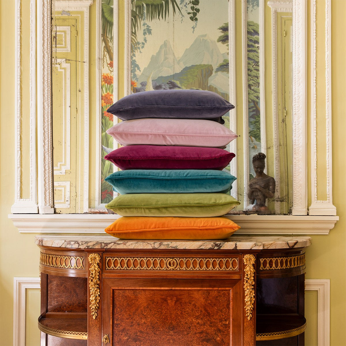 An image of Yves Delorme Divan Decorative Pillow