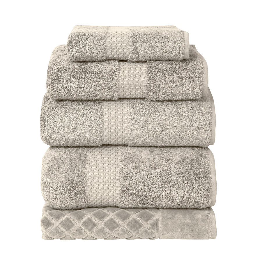 An image of Yves Delorme Etoile Bath Mat