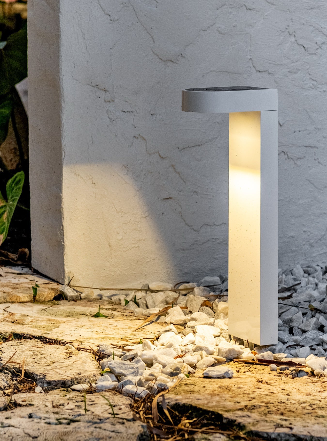 An image of Solzo Walkway Light
