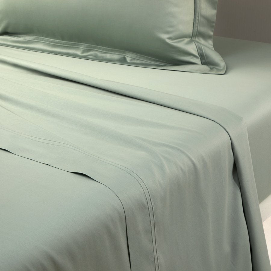 An image of Yves Delorme Triomphe Flat Sheet