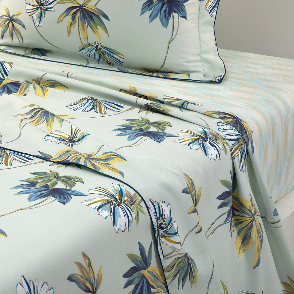 An image of Yves Delorme Tropical Flat Sheet