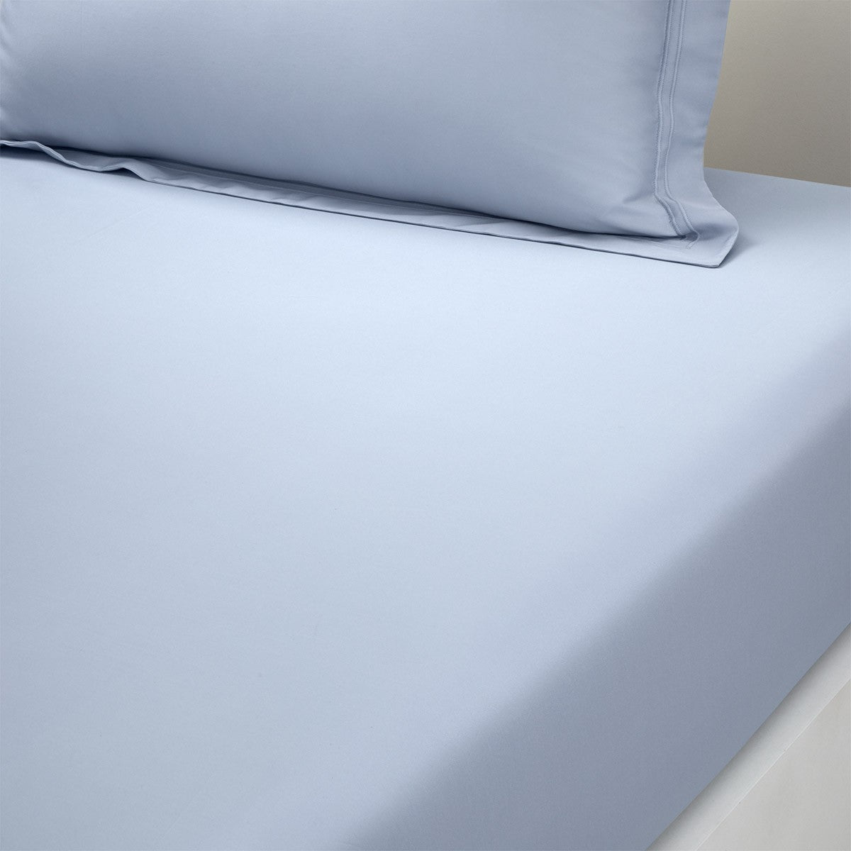 An image of Yves Delorme Triomphe Fitted Sheet